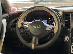 Infiniti Q70